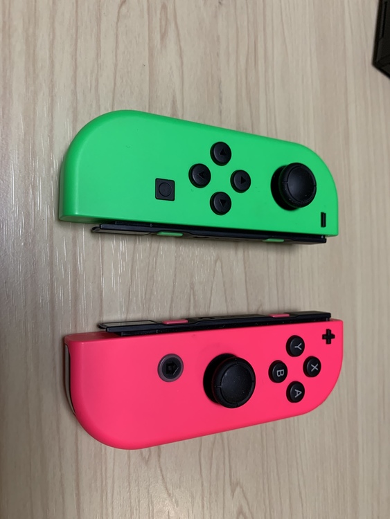 Nintendo Switch本体 スプラトゥーン2セット（ゲーム機本体・ゲームソフト）の商品画像 - 査定依頼日：2021年6月24日 - 最高査定価格：26,000円