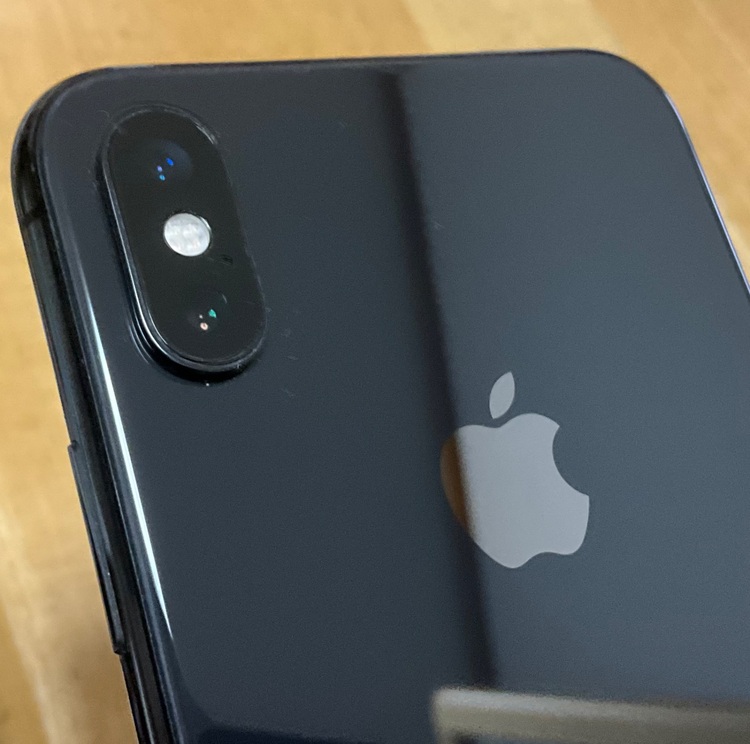 iPhone Xs モデル:MTAW2J/A（スマホ）の商品画像 - 査定依頼日：2025年7月4日 - 最高査定価格：15,000円