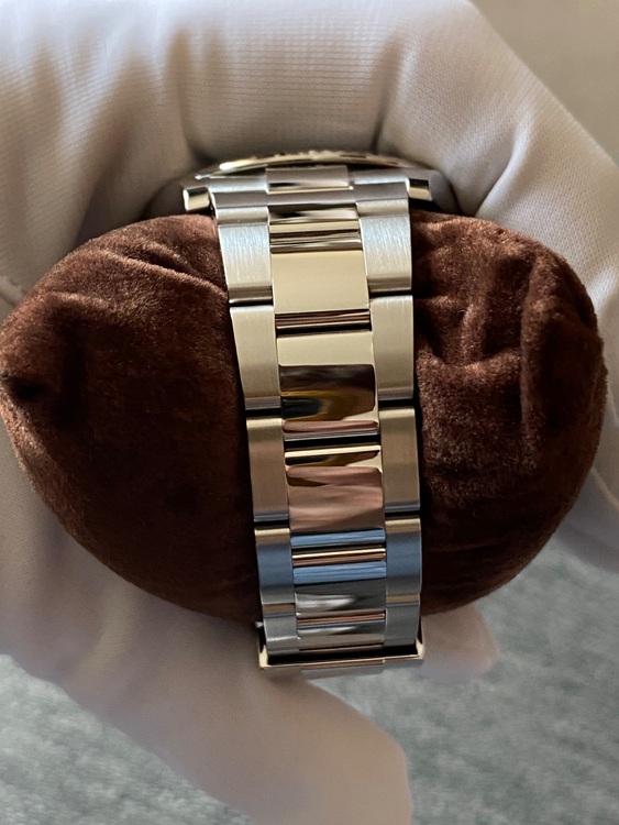 デイトジャスト41 ミントグリーン　フルテッドベゼル　オイスターブレス（高級時計）の商品画像 - 査定依頼日：2025年9月11日 - 最高査定価格：2,150,000円