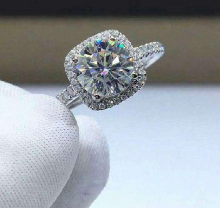 pt950女性1.ctダイヤモンドリング（宝石）の商品画像 - 査定依頼日：2025年3月4日 - 最高査定価格：690,000円