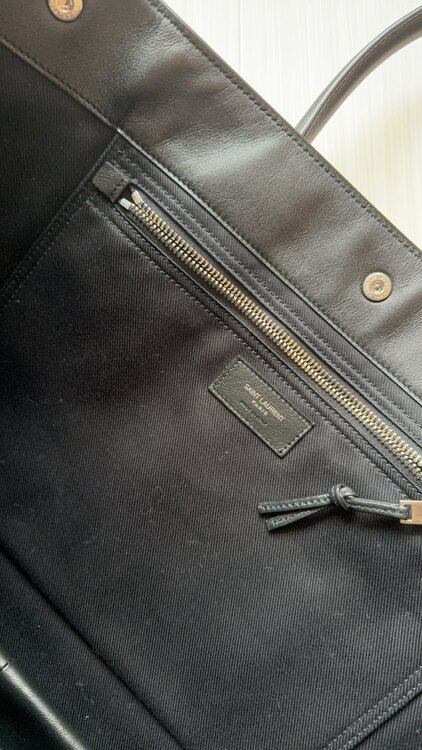 イブサンローラン  （ブランドバッグ）の商品画像 - 査定依頼日：2025年4月30日 - 最高査定価格：110,000円