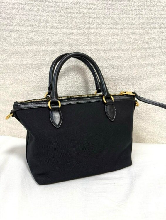 プラダ  （ブランドバッグ）の商品画像 - 査定依頼日：2025年2月27日 - 最高査定価格：31,000円