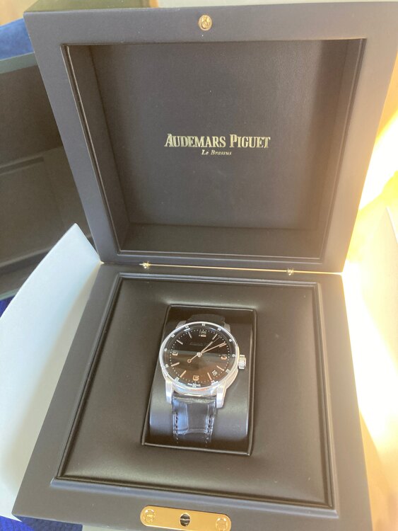 Code11.59（高級時計）の商品画像 - 査定依頼日：2025年3月19日 - 最高査定価格：2,400,000円