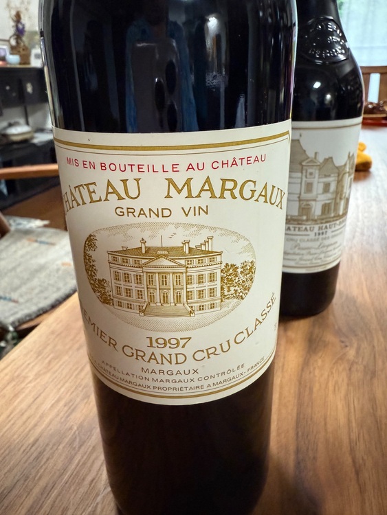 シャトーオーブリオン1997（お酒）の商品画像 - 査定依頼日：2025年8月25日 - 最高査定価格：50,000円