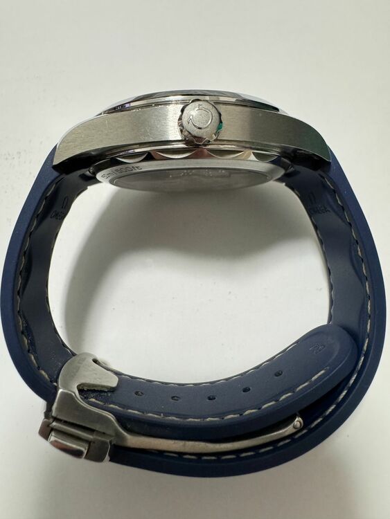 オメガ シーマスター 2201241210300（高級時計）の商品画像 - 査定依頼日：2025年6月22日 - 最高査定価格：650,000円