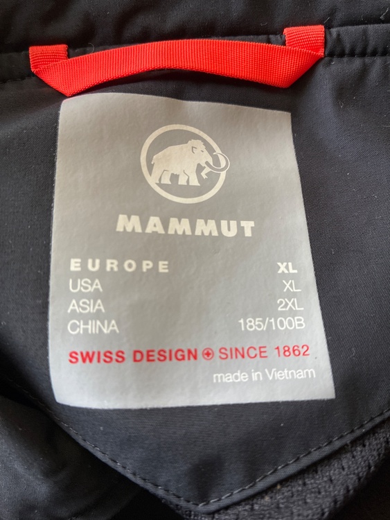 MAMMUT Utility Coach Jacket AF（古着・ファッション）の商品画像 - 査定依頼日：2026年5月3日 - 最高査定価格：5,000円
