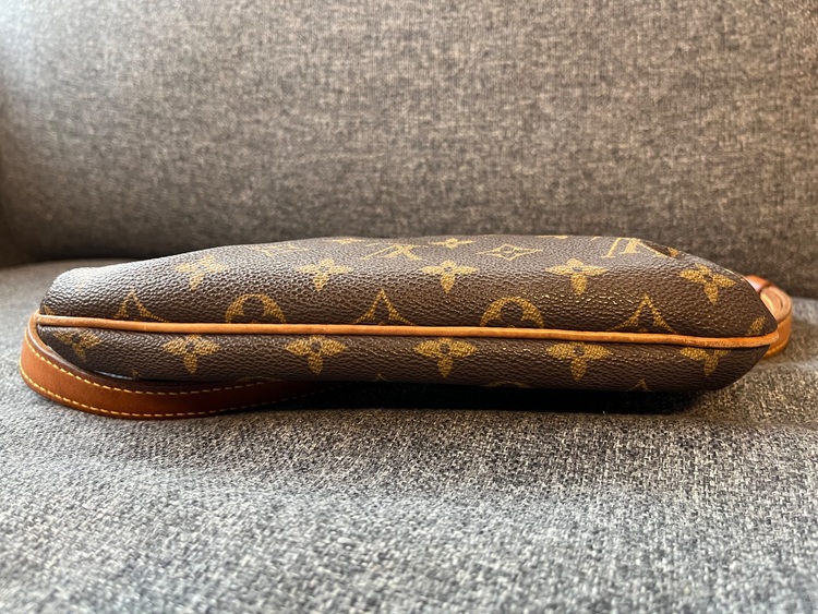 ルイヴィトン　ミュゼットタンゴ（ブランドバッグ）の商品画像 - 査定依頼日：2025年11月4日 - 最高査定価格：70,000円
