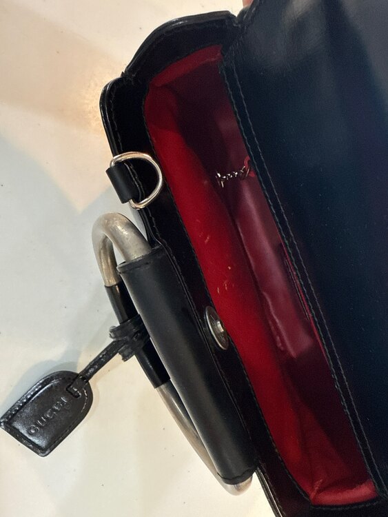 バック（ブランドバッグ）の商品画像 - 査定依頼日：2025年5月3日 - 最高査定価格：2,000円