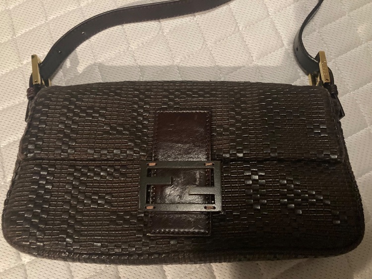 フェンディ  （ブランドバッグ）の商品画像 - 査定依頼日：2025年9月3日 - 最高査定価格：75,000円