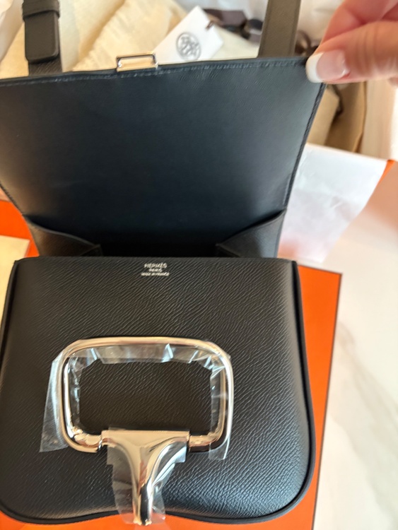 カバッレリア（ブランドバッグ）の商品画像 - 査定依頼日：2026年3月19日 - 最高査定価格：720,000円