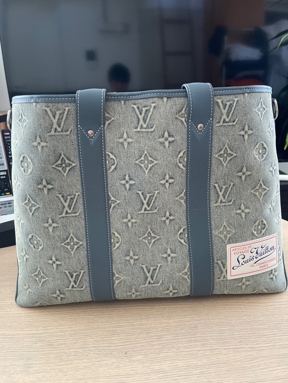 ルイ・ヴィトン Louis Vuitton ウィークエンド トートNM 2WAY モノグラムウォッシュデニム レザー ブルー M22537 メンズ 中古（ブランドバッグ）の商品画像 - 査定依頼日：2026年8月24日 - 最高査定価格：250,000円