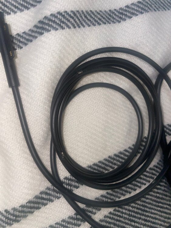 Surface laptop Go2（PC・タブレット）の商品画像 - 査定依頼日：2025年4月24日 - 最高査定価格：16,200円