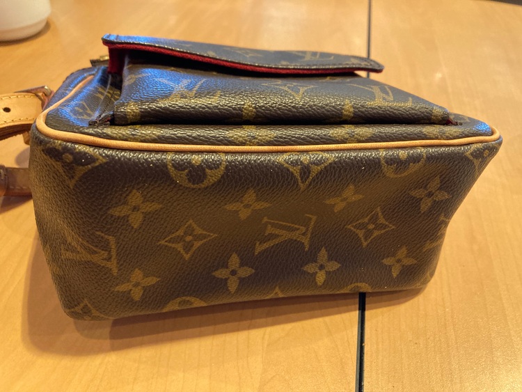 ミニショルダーバッグ（ブランドバッグ）の商品画像 - 査定依頼日：2022年8月2日 - 最高査定価格：87,000円