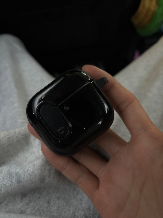 AirPods4（オーディオ・スピーカー）の商品画像 - 査定依頼日：2026年9月11日 - 最高査定価格：8,000円