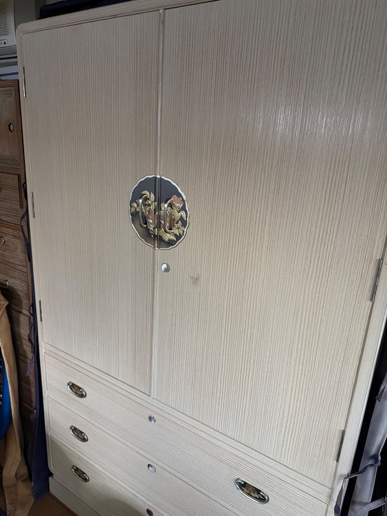 桐箪笥（美術品・骨董品）の商品画像 - 査定依頼日：2025年12月8日 - 最高査定価格：3,000円