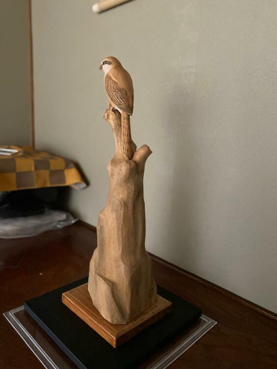 島田恭宏 作 木彫「百舌（もず）」 木彫彫刻 鳥 美術品 置物（美術品・骨董品）の商品画像 - 査定依頼日：2026年7月19日 - 最高査定価格：3,000円