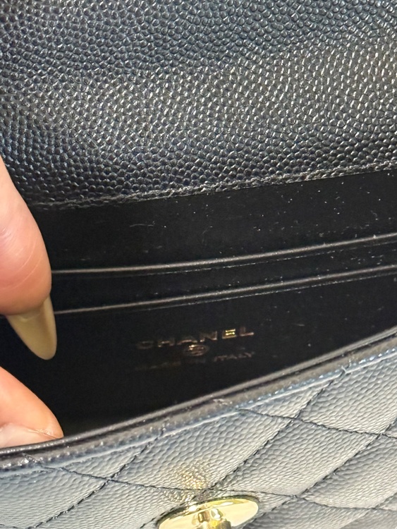 CHANEL ショルダーバッグ マイクロ ココハンドル AP4245 B0506（ブランドバッグ）の商品画像 - 査定依頼日：2026年5月15日 - 最高査定価格：600,000円