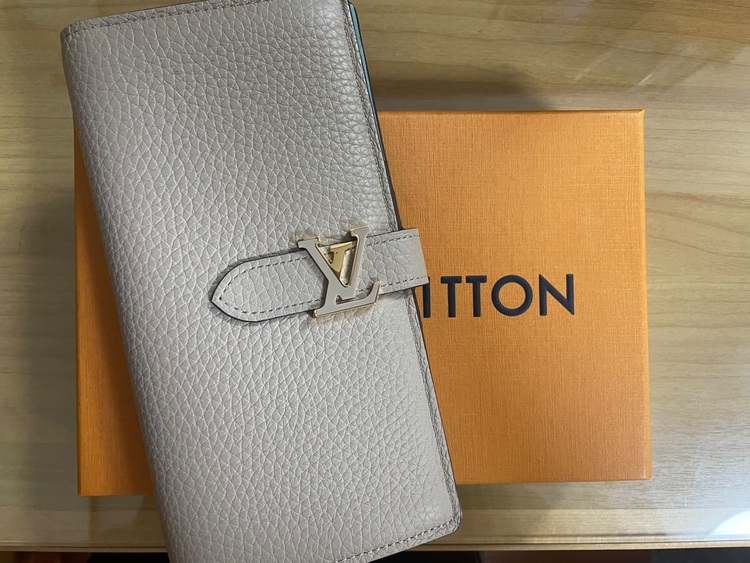 財布（ブランド財布・小物）の商品画像 - 査定依頼日：2025年9月30日 - 最高査定価格：20,000円