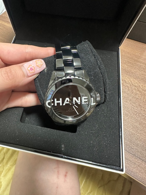 CHANEL j12 メンズ（高級時計）の商品画像 - 査定依頼日：2025年9月19日 - 最高査定価格：550,000円