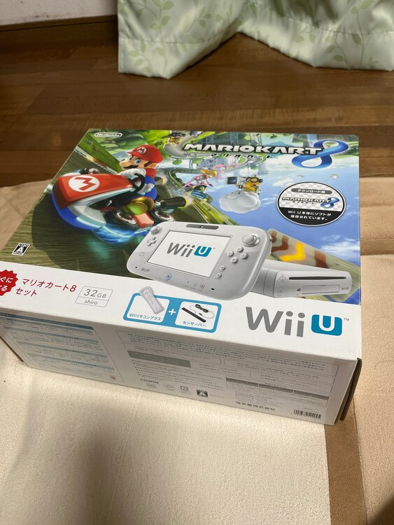 WiiUマリオカート8セット（ゲーム機本体・ゲームソフト）の商品画像 - 査定依頼日：2025年3月16日 - 最高査定価格：4,500円