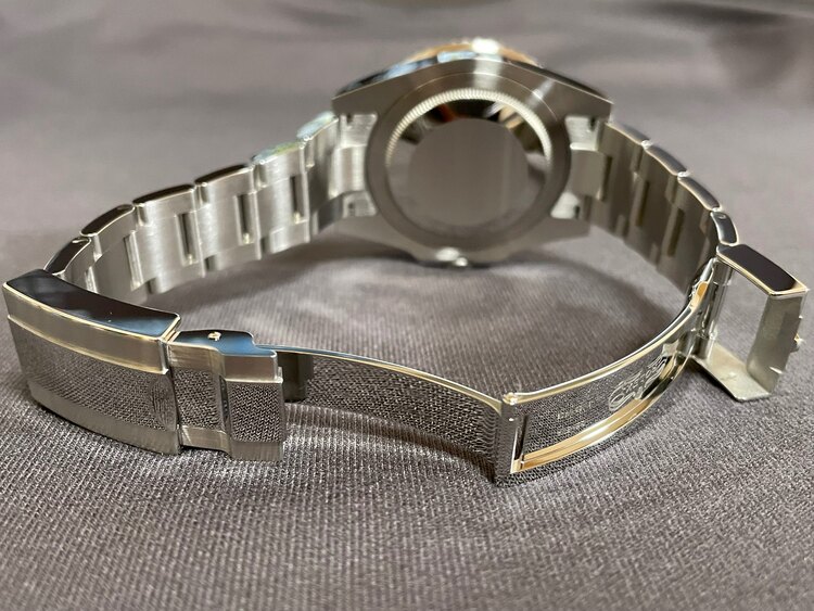 ロレックス GMTマスター （高級時計）の商品画像 - 査定依頼日：2025年4月29日 - 最高査定価格：2,390,000円