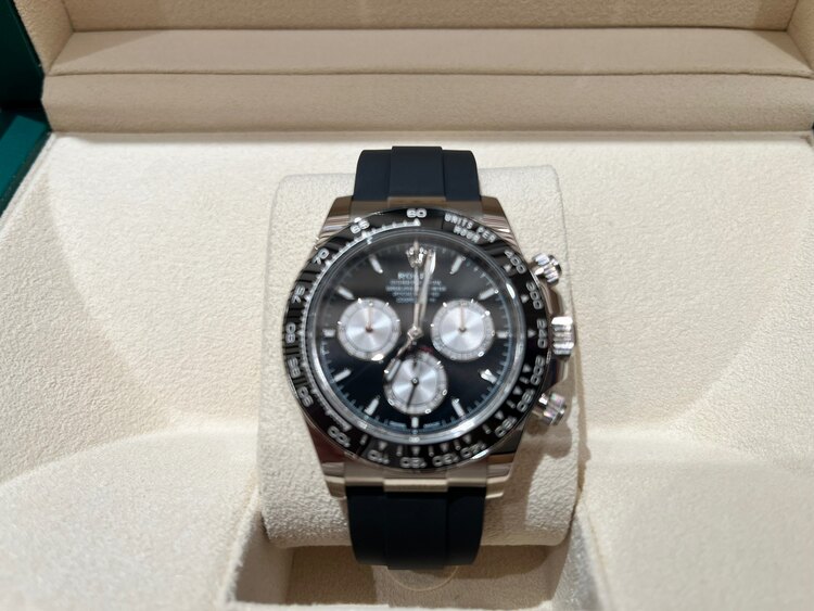 デイトナ　オイスターフレックス（高級時計）の商品画像 - 査定依頼日：2024年12月28日 - 最高査定価格：6,300,000円