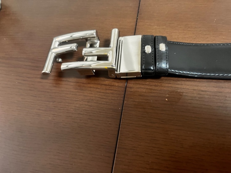 フェンディ  （ブランドバッグ）の商品画像 - 査定依頼日：2025年7月30日 - 最高査定価格：28,000円