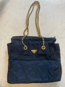 プラダ  （ブランドバッグ）の商品画像 - 査定依頼日：2024年10月17日 - 最高査定価格：30,000円