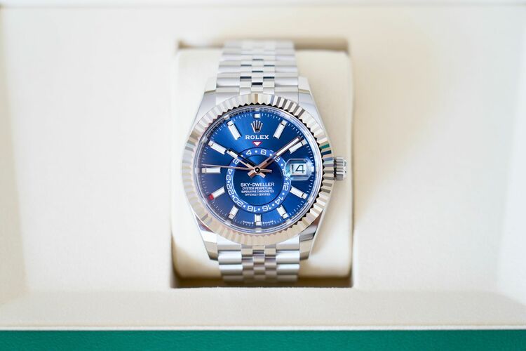 ロレックス スカイドゥエラー 336934 青文字盤 ジュビリーブレス（高級時計）の商品画像 - 査定依頼日：2025年8月25日 - 最高査定価格：3,650,000円