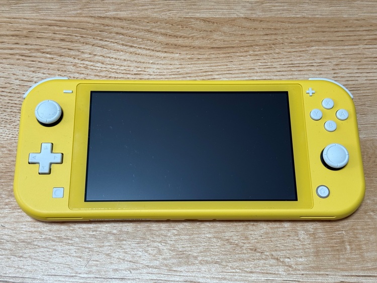 Nintendo Switch Lite（ゲーム機本体・ゲームソフト）の商品画像 - 査定依頼日：2025年6月7日 - 最高査定価格：9,500円