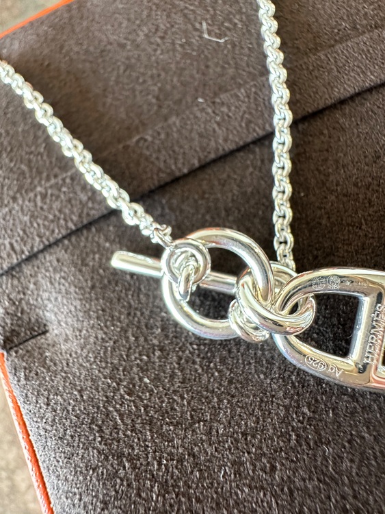 エルメス シェーヌダンクル ファランドール アミュレット ネックレス 925  （金・貴金属）の商品画像 - 査定依頼日：2025年9月12日 - 最高査定価格：80,000円