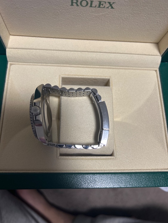 ロレックス GMTマスター 126710blnq（高級時計）の商品画像 - 査定依頼日：2026年3月29日 - 最高査定価格：3,150,000円