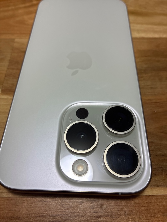 iPhone iPhone 15 Pro 128GB 楽天モバイル（スマホ）の商品画像 - 査定依頼日：2026年6月27日 - 最高査定価格：85,000円