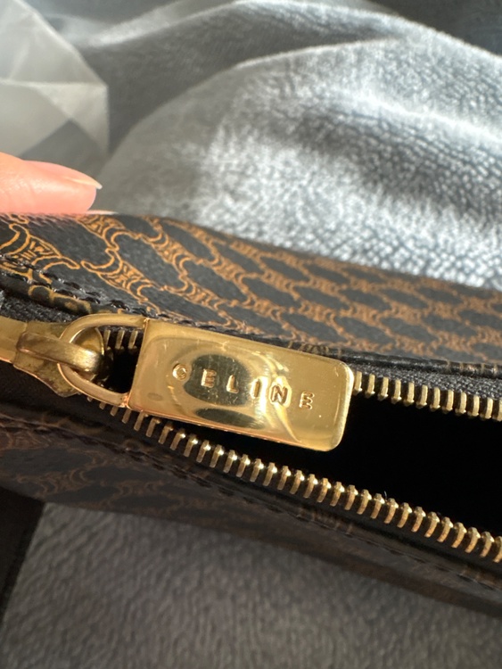 セリーヌ  （ブランドバッグ）の商品画像 - 査定依頼日：2025年12月30日 - 最高査定価格：20,000円