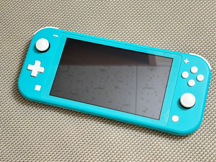 Nintendo Switch Lite ターコイズ（ゲーム機本体・ゲームソフト）の商品画像 - 査定依頼日：2026年6月1日 - 最高査定価格：12,000円