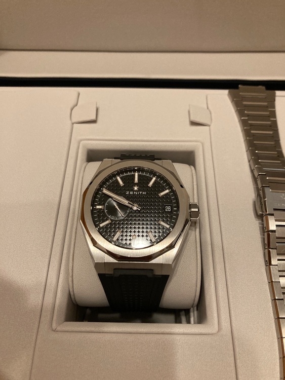 ゼニス その他 ref 03.9300.3620/21.l00（高級時計）の商品画像 - 査定依頼日：2025年8月27日 - 最高査定価格：620,000円