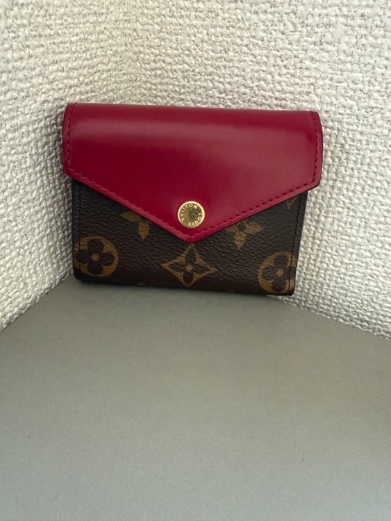 ポルトフォイユゾエ（ブランド財布・小物）の商品画像 - 査定依頼日：2025年6月20日 - 最高査定価格：20,000円