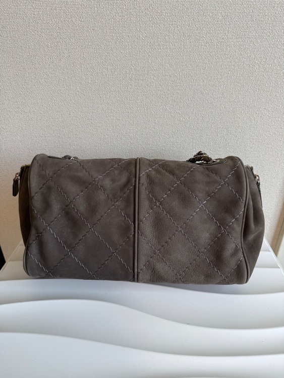 キルティングショルダーバッグ（ブランドバッグ）の商品画像 - 査定依頼日：2025年7月29日 - 最高査定価格：200,000円