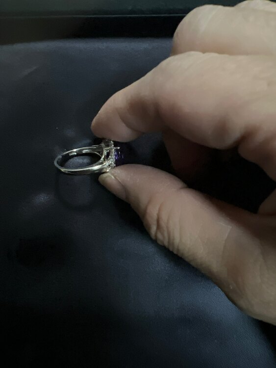 アメシスト（宝石）の商品画像 - 査定依頼日：2024年3月13日 - 最高査定価格：60,000円