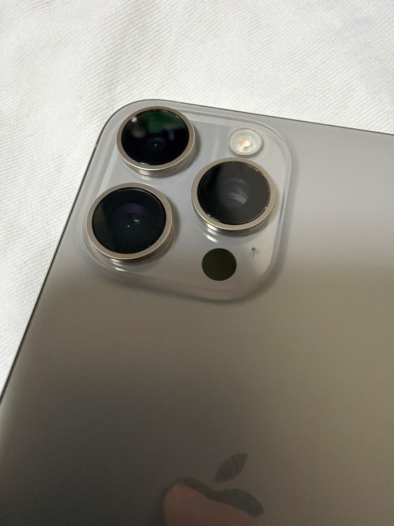 iPhone iPhone 15 Pro Max 256GB SIMフリー（スマホ）の商品画像 - 査定依頼日：2026年6月16日 - 最高査定価格：90,000円