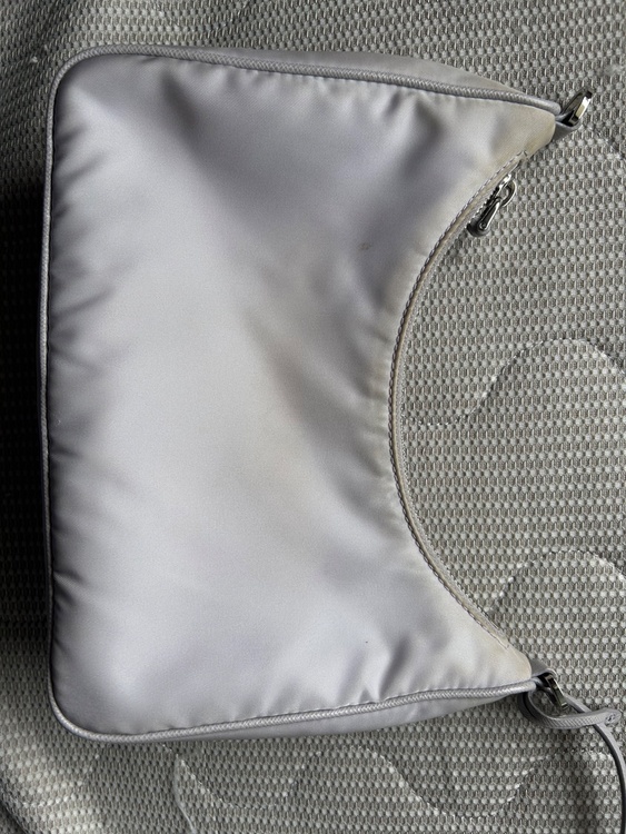 プラダ  （ブランドバッグ）の商品画像 - 査定依頼日：2026年1月6日 - 最高査定価格：130,000円