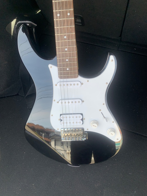  YAMAHA PACIFICA012 エレ（ピアノ・楽器・PA機材）の商品画像 - 査定依頼日：2025年8月22日 - 最高査定価格：4,000円