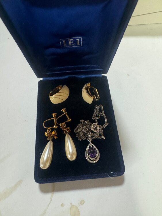 アクセサリー一式（宝石）の商品画像 - 査定依頼日：2024年10月1日