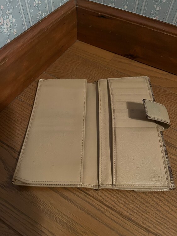 グッチキャンパス（ブランド財布・小物）の商品画像 - 査定依頼日：2025年1月12日 - 最高査定価格：5,000円