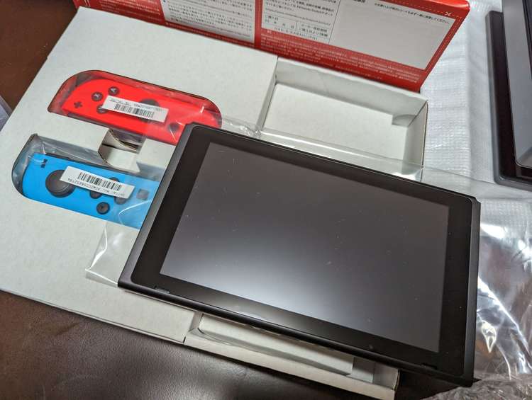 Nintendo Switch Joy-Con(L) ネオンブルー/(R) ネオ（ゲーム機本体・ゲームソフト）の商品画像 - 査定依頼日：2023年8月4日 - 最高査定価格：18,000円