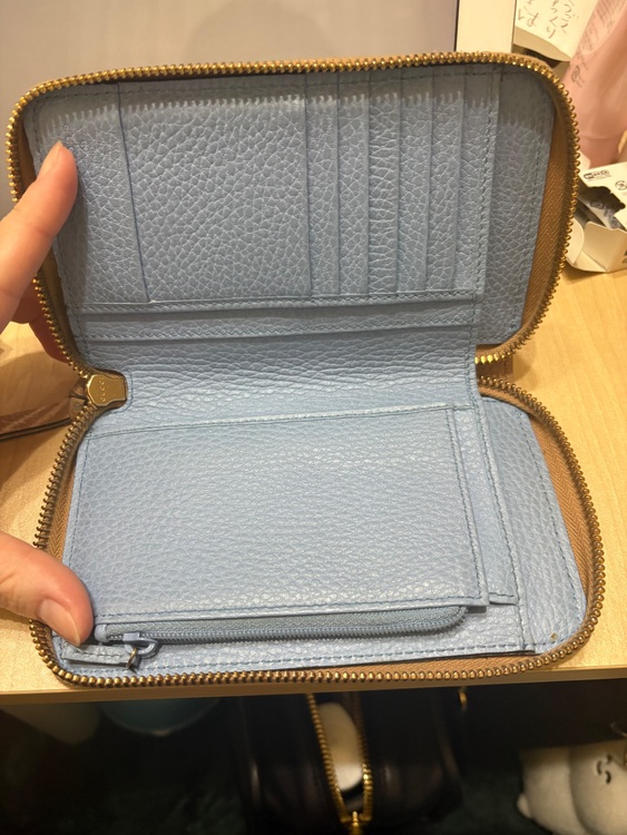 GUCCI 財布　二つ折り（ブランド財布・小物）の商品画像 - 査定依頼日：2025年10月26日 - 最高査定価格：3,000円