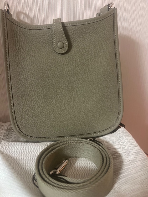 エブリン16Amazonショート（ブランドバッグ）の商品画像 - 査定依頼日：2025年8月13日 - 最高査定価格：350,000円