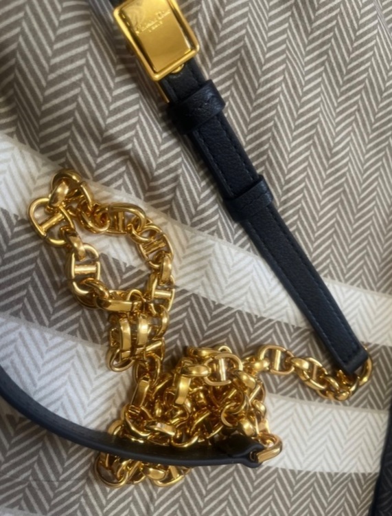 ショルダーバッグ（ブランドバッグ）の商品画像 - 査定依頼日：2025年11月5日 - 最高査定価格：200,000円