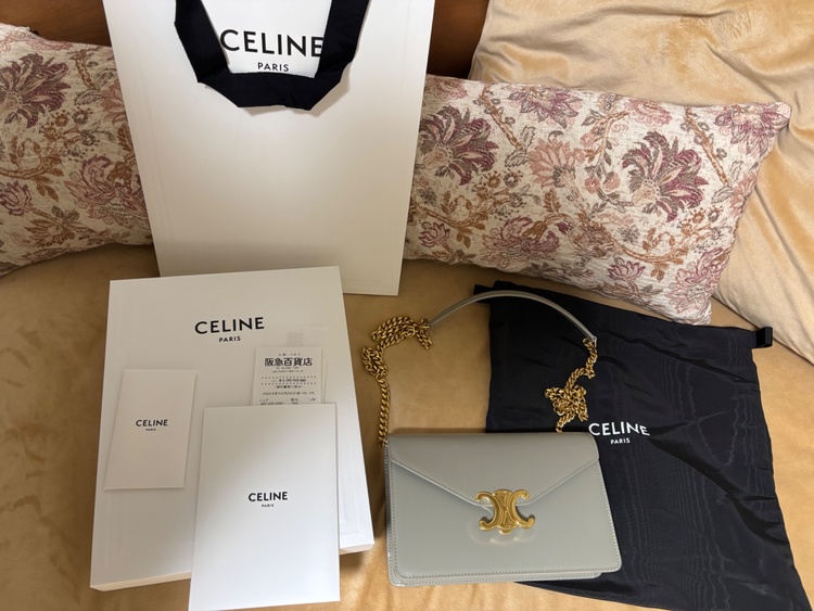 チェーンウォレット マーゴ / シャイニーカーフスキン（ブランドバッグ）の商品画像 - 査定依頼日：2026年1月24日 - 最高査定価格：175,000円