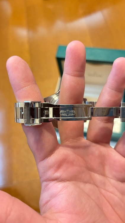 ヨットマスター　37mm（高級時計）の商品画像 - 査定依頼日：2026年4月11日 - 最高査定価格：1,920,000円